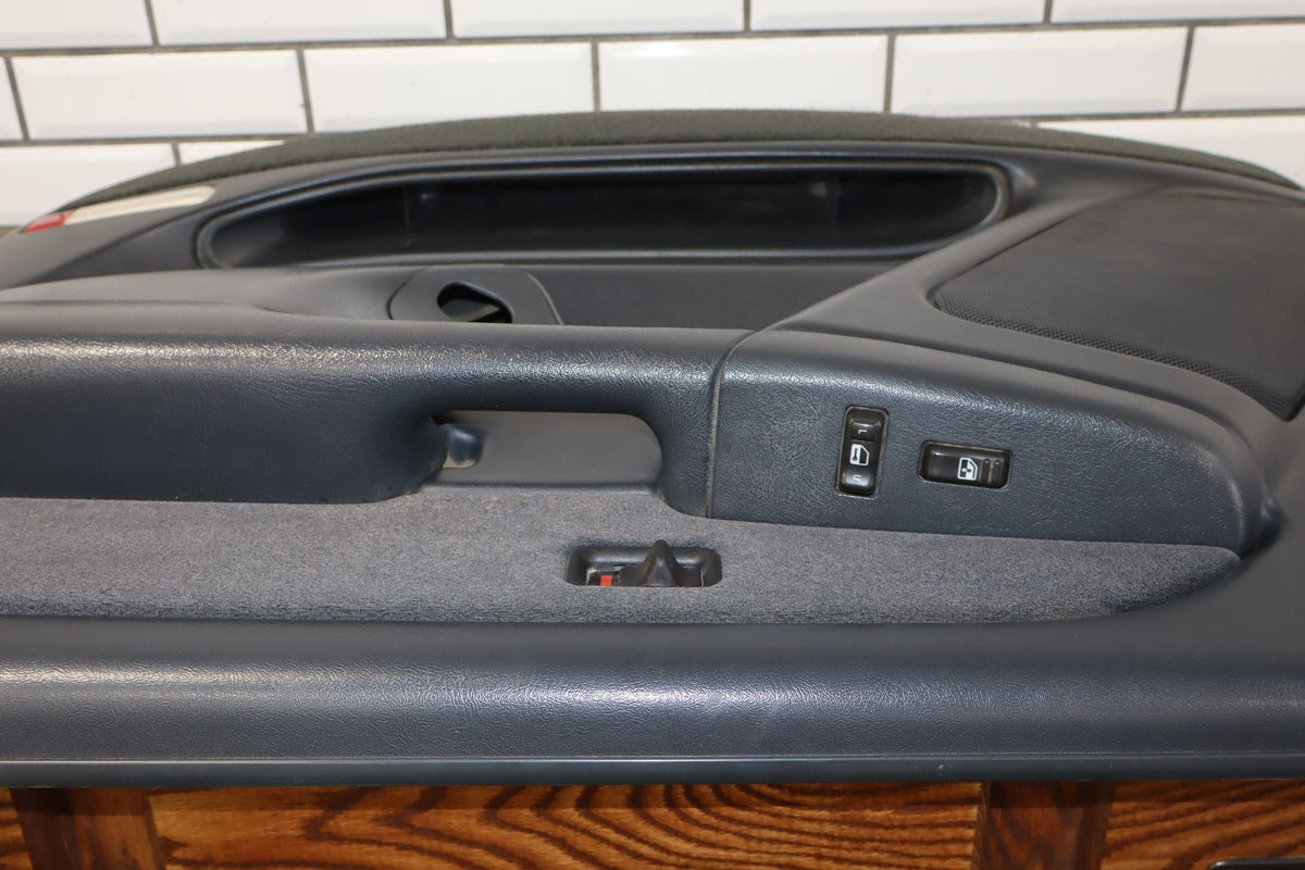 2002 Chevrolet Silverado 2500 Right Front Door Trim Panel Graphite 12
