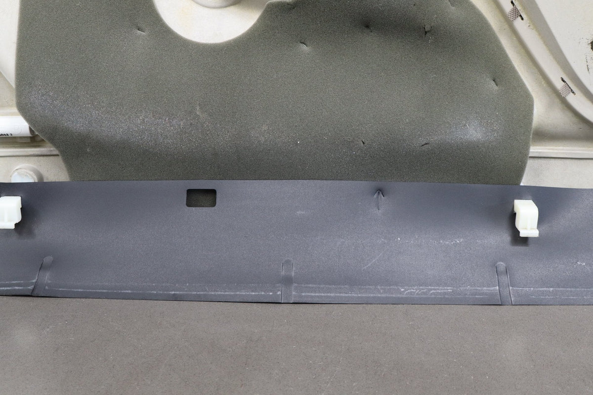 2002 Chevrolet Silverado 2500 Right Front Door Trim Panel Tan 522