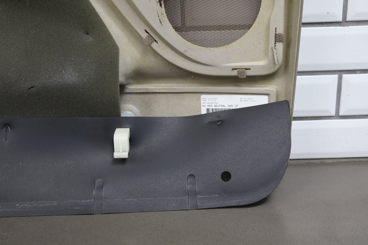 2002 Chevrolet Silverado 2500 Right Front Door Trim Panel Tan 522
