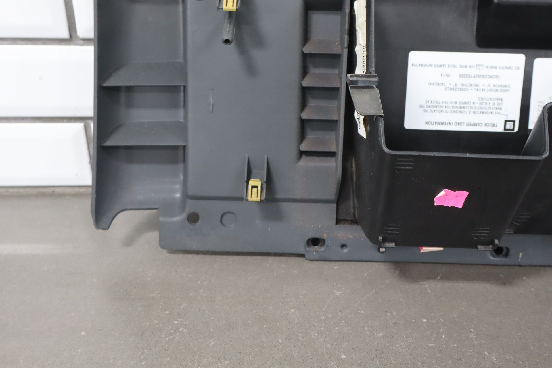 2002 Chevrolet Silverado 2500HD Glove Box Graphite 12D With Surround Panel