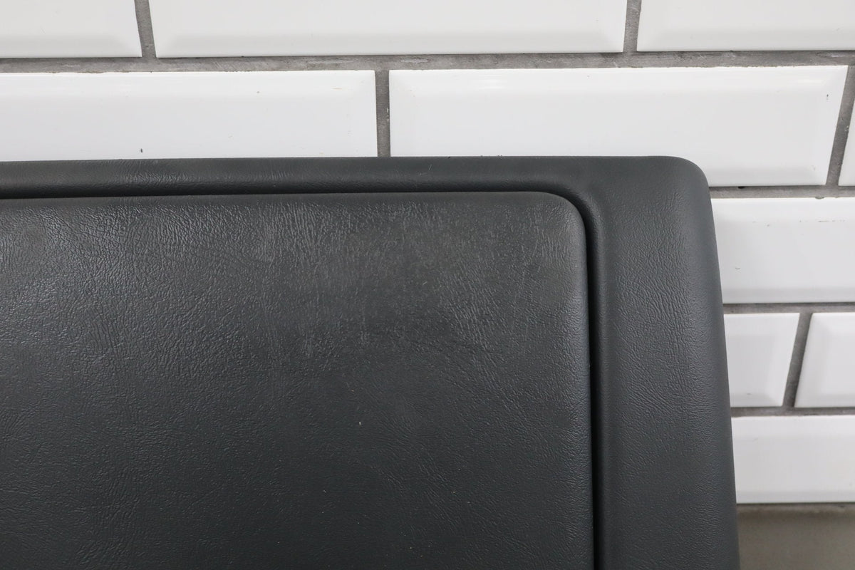 2002 Chevrolet Silverado 2500HD Glove Box Graphite 12D With Surround Panel