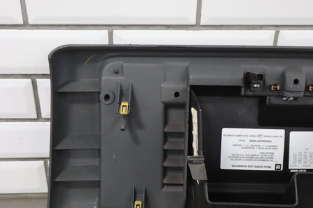 2002 Chevrolet Silverado 2500HD Glove Box Graphite 12D With Surround Panel