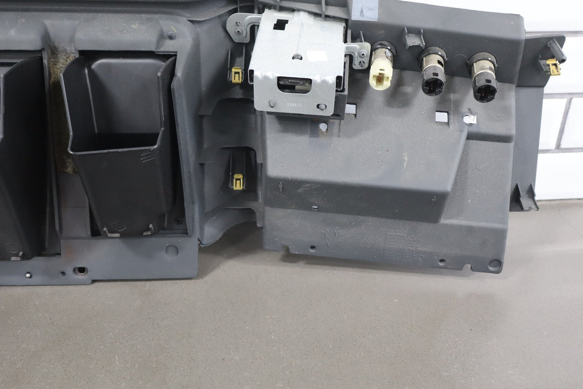 2002 Chevrolet Silverado 2500HD Glove Box Graphite 12D With Surround Panel