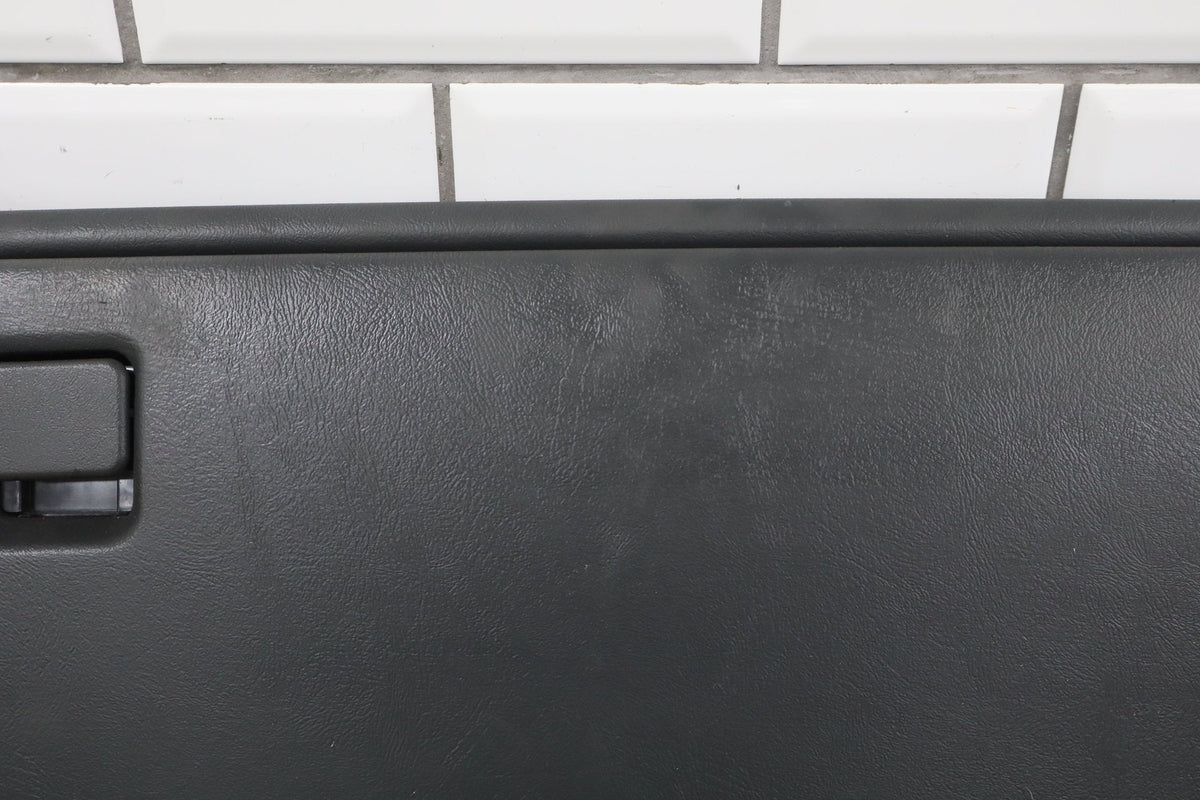 2002 Chevrolet Silverado 2500HD Glove Box Graphite 12D With Surround Panel
