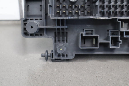 2002 Chevrolet Silverado 3500 6.6L LB7 Duramax Diesel Engine Fuse Box 15811689