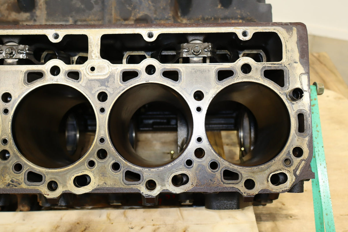 2002 Chevrolet Silverado 3500 Engine Block OEM