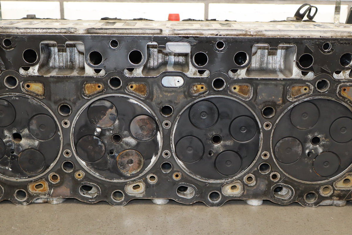 2002 Chevrolet Silverado 3500 Right Cylinder Head OEM