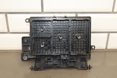 2002 Chevrolet Silverado GMT800 6.0LL Gasoline Engine Fuse Box 15811689