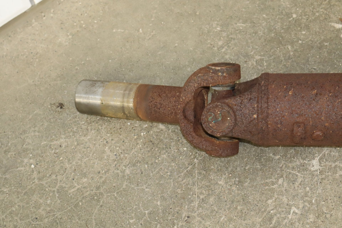 2002 Chevrolet Silverado GMT800 6.0LL Gasoline Rear Drive Shaft