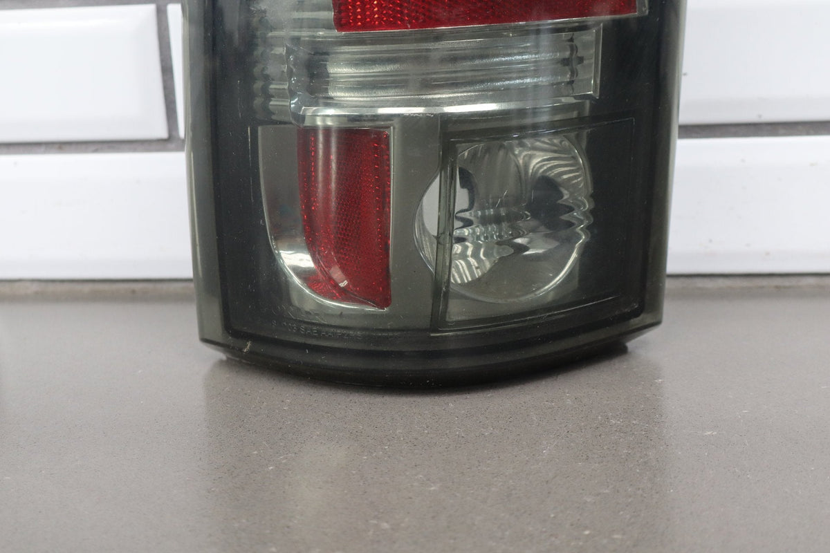 2002 Chevrolet Silverado Taillight Set OEM