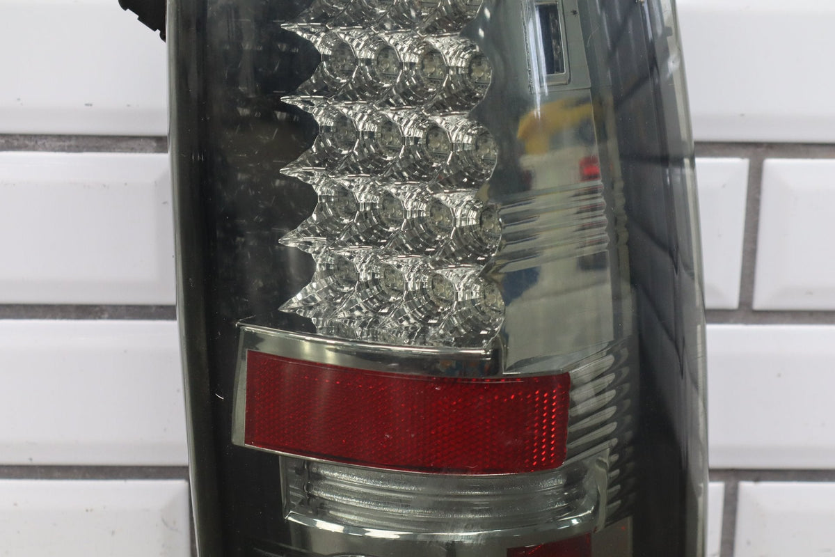 2002 Chevrolet Silverado Taillight Set OEM