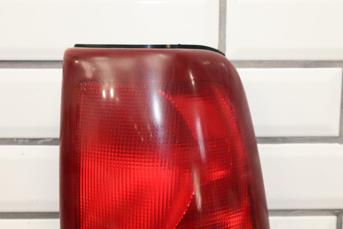 2002 Chevrolet Silverado Taillight Set OEM