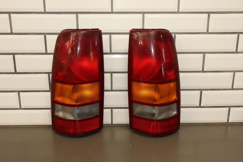 2002 Chevrolet Silverado Taillight Set OEM