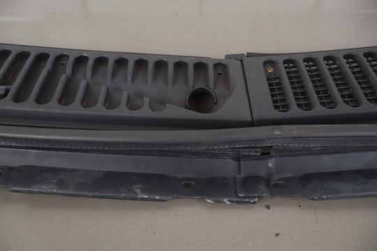 2002 Ford F350SD Front Windshield Cowl Vent Panel