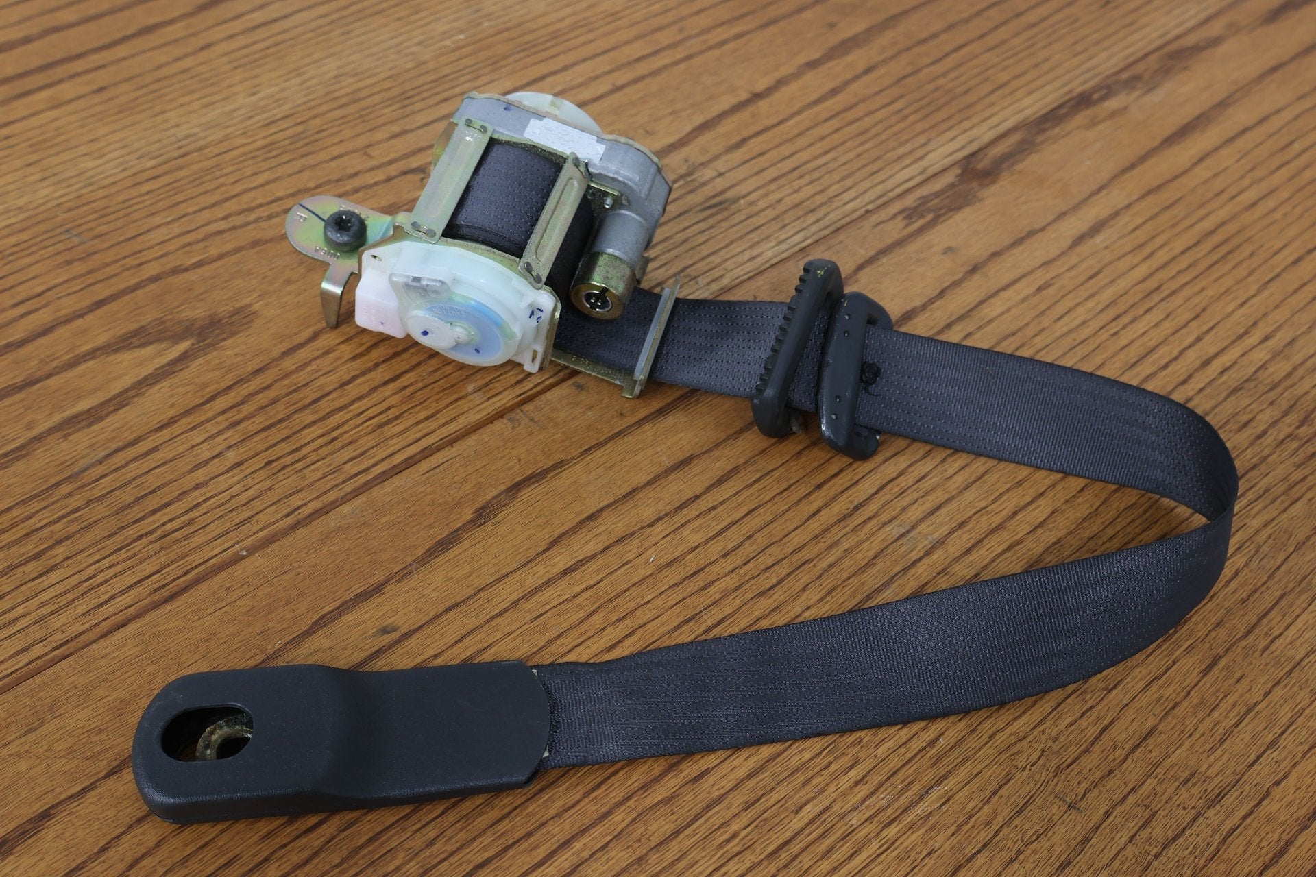 2002 Ford Thunderbird- Front Seat Belt