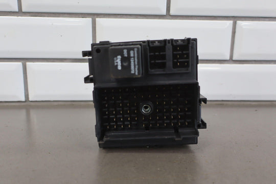 2002 GMC Sierra 2500HD 6.6L LB7 Duramax Diesel Engine Fuse Box 15770992