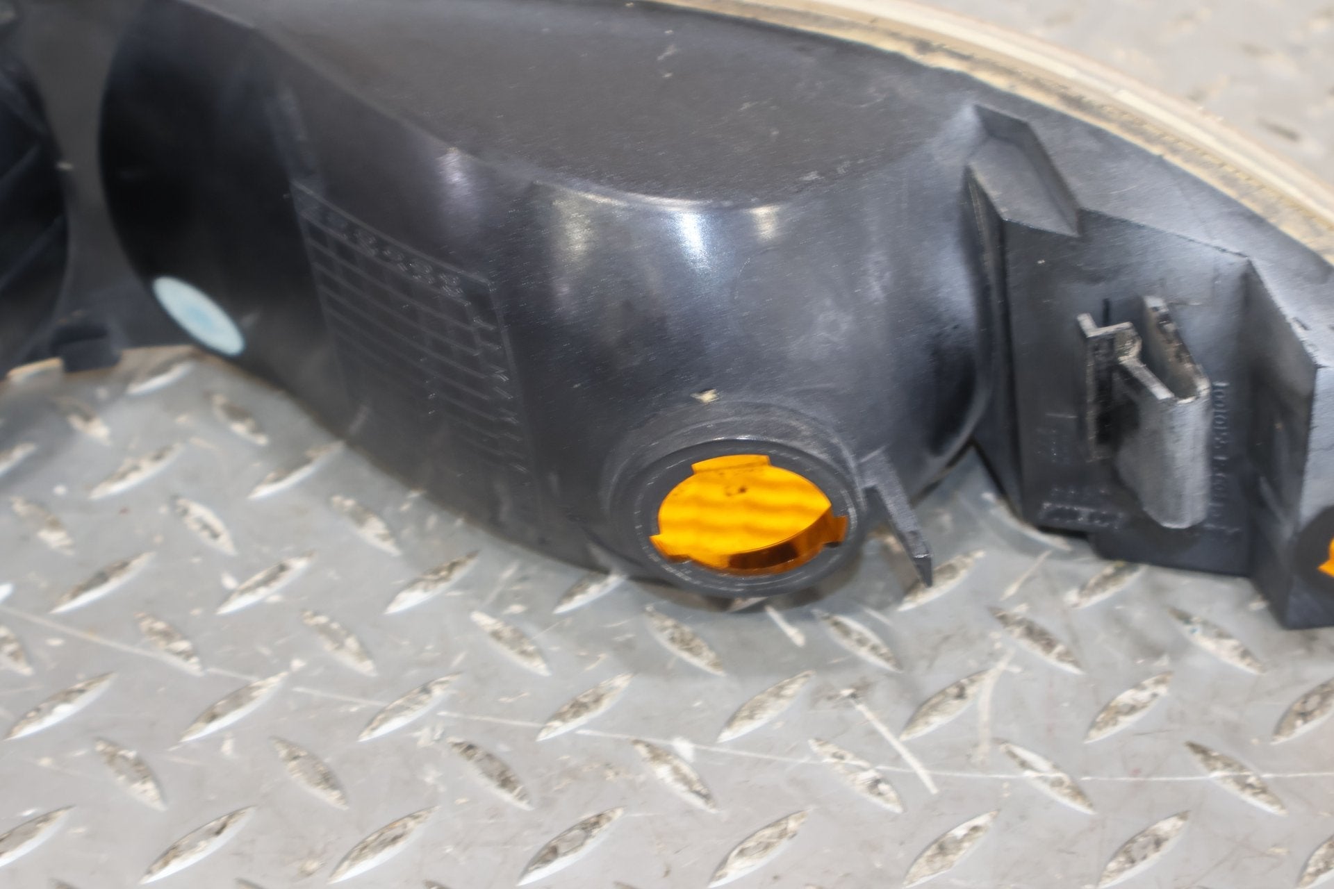 2002 GMC Yukon- FOG/MARK/PARK/TURN LIGHT/LAMP