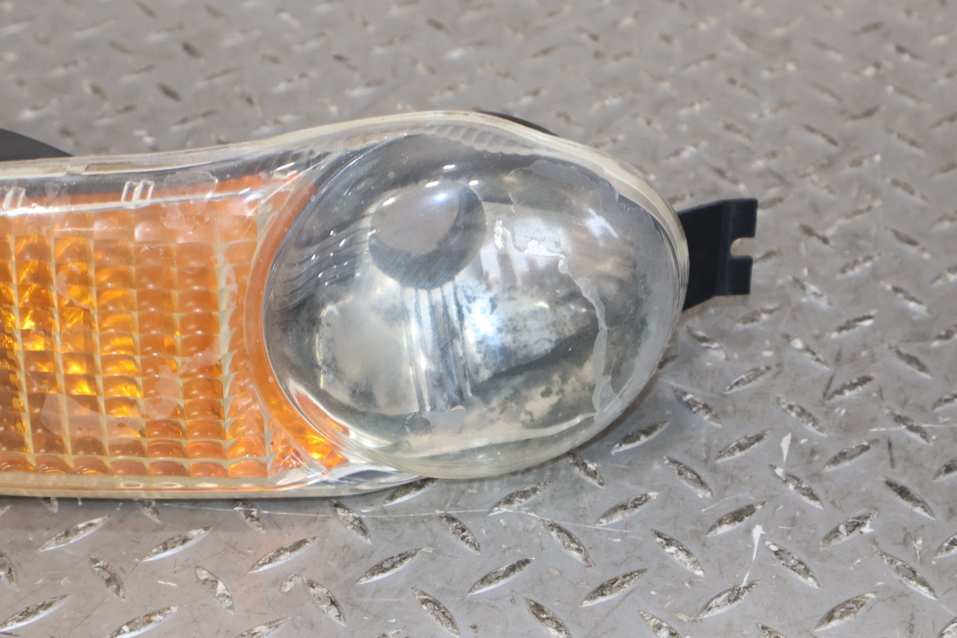 2002 GMC Yukon- FOG/MARK/PARK/TURN LIGHT/LAMP
