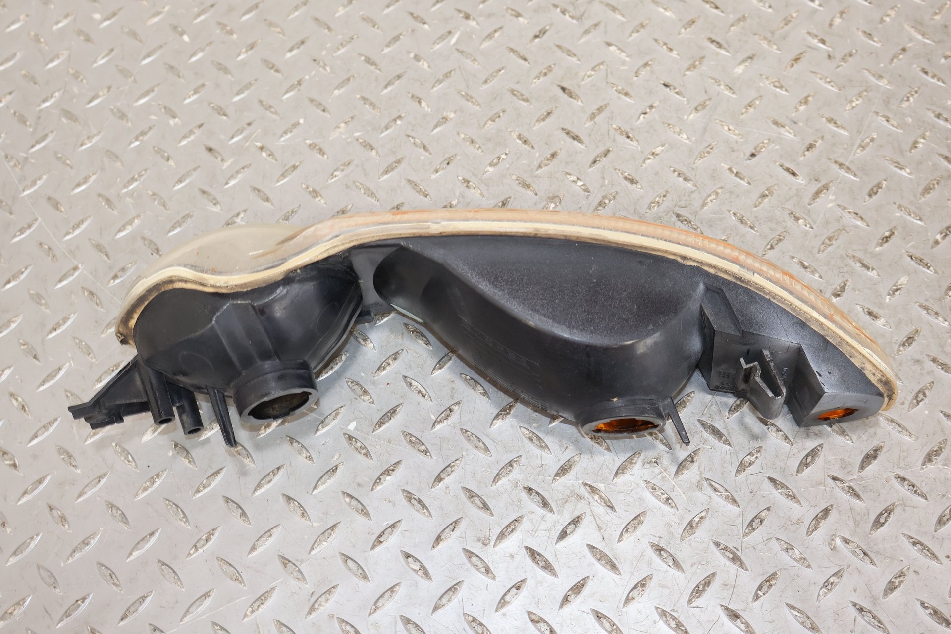 2002 GMC Yukon- FOG/MARK/PARK/TURN LIGHT/LAMP