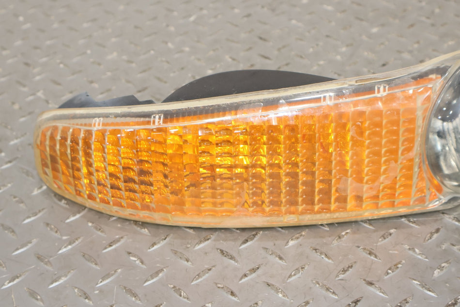 2002 GMC Yukon- FOG/MARK/PARK/TURN LIGHT/LAMP