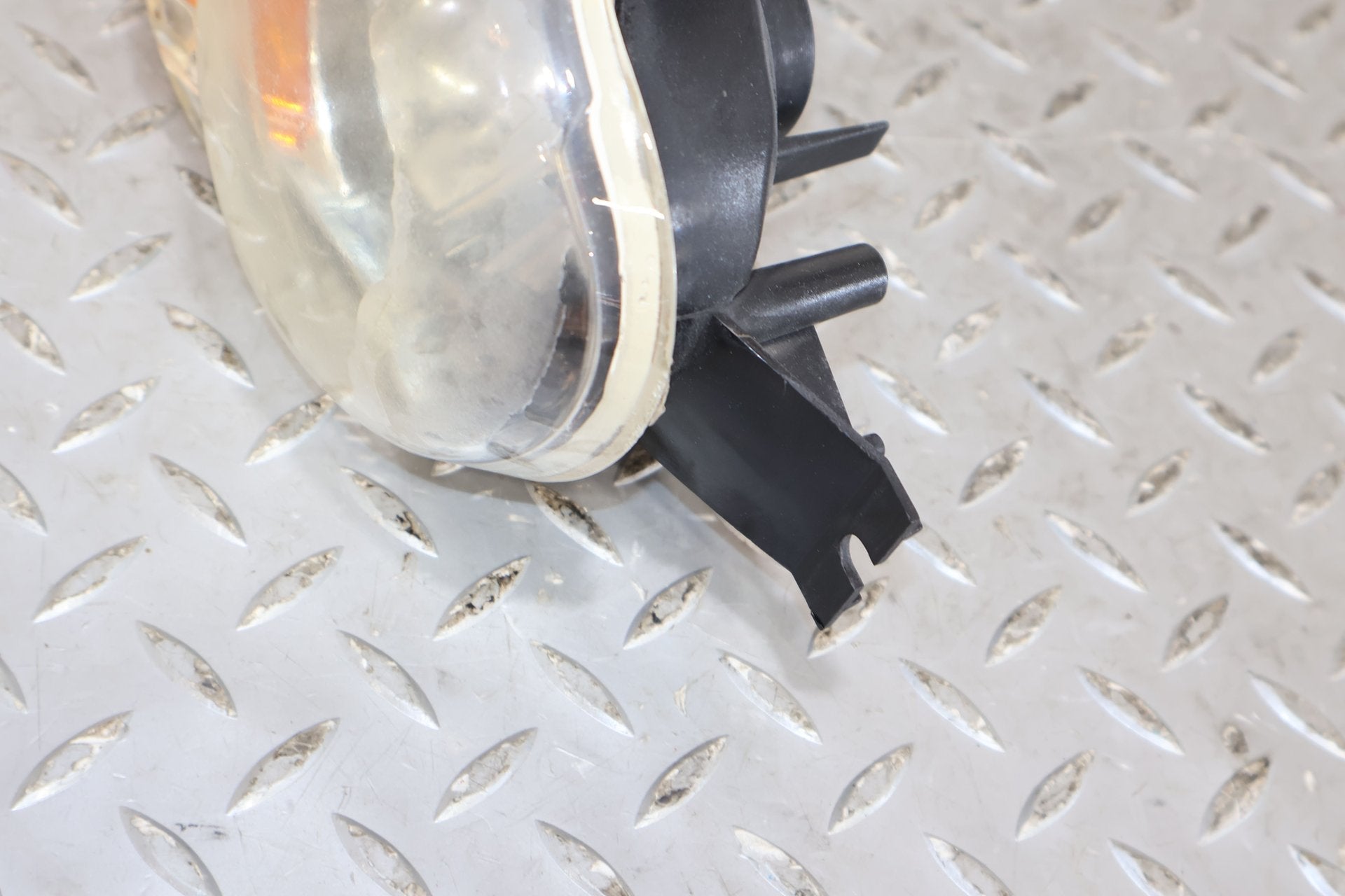 2002 GMC Yukon- FOG/MARK/PARK/TURN LIGHT/LAMP