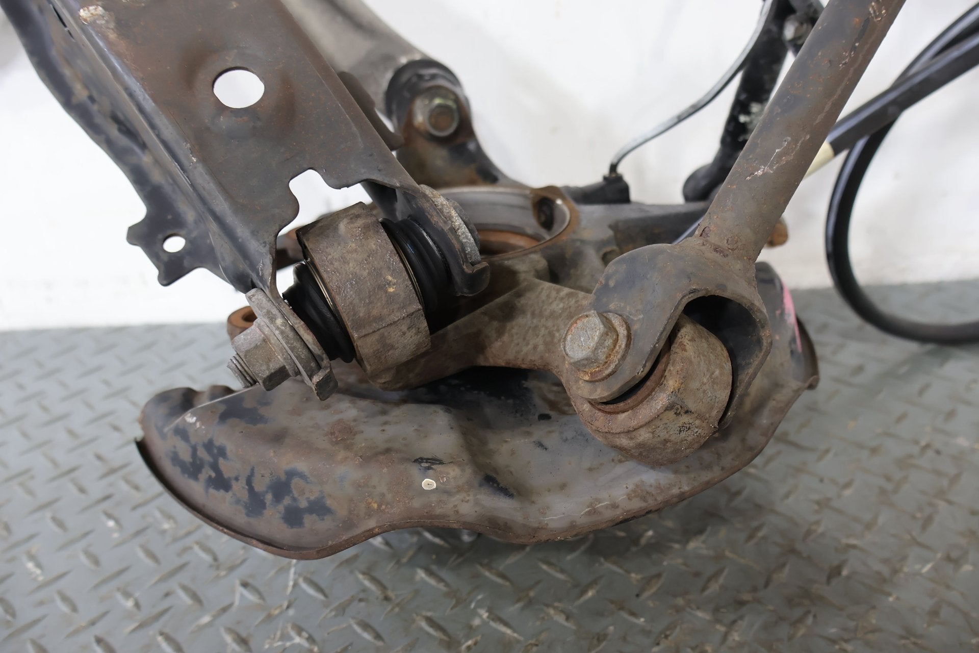 2002 Lexus LS430- Left Rear Knuckle
