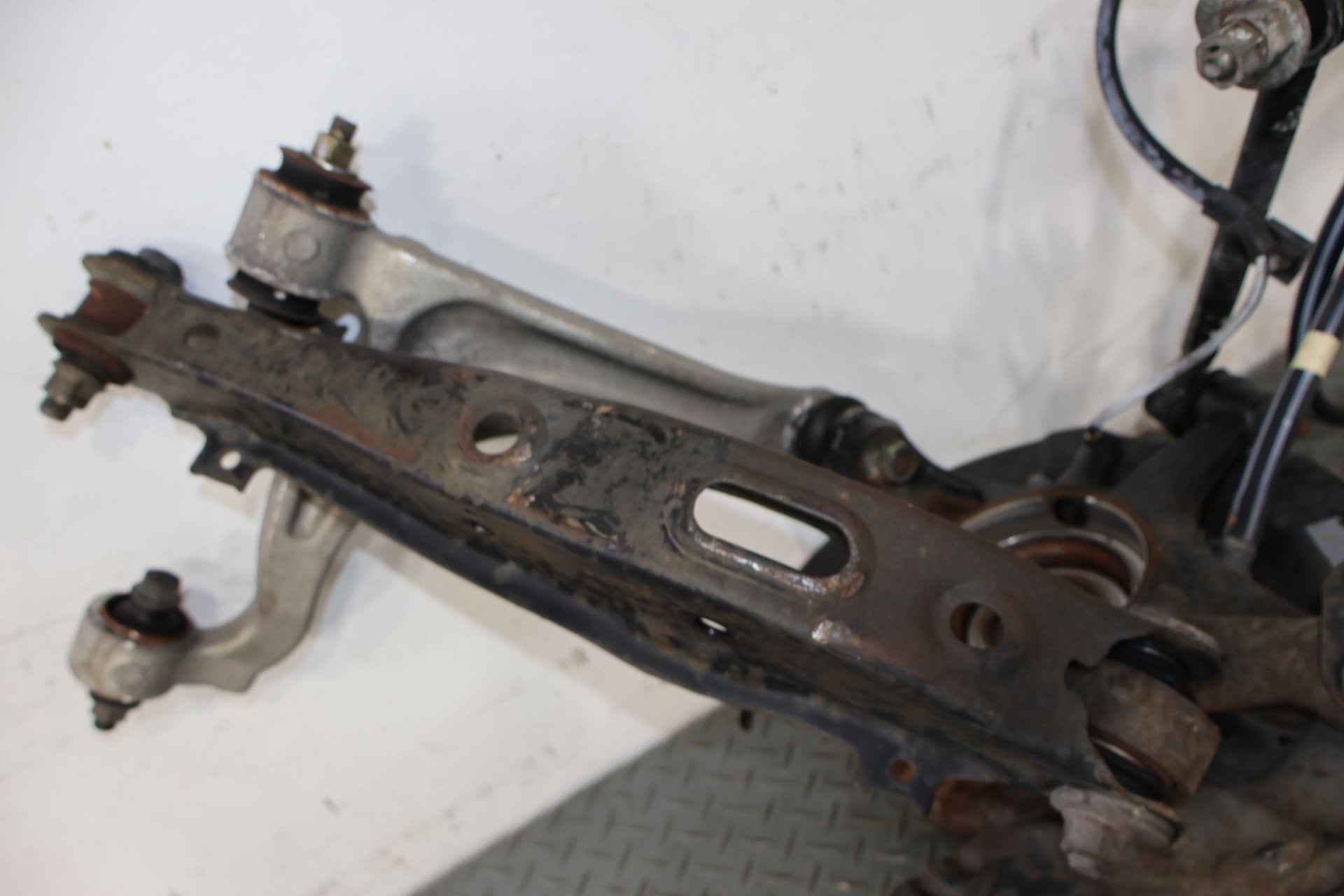 2002 Lexus LS430- Left Rear Knuckle