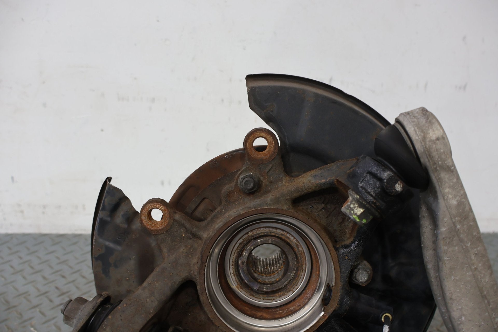 2002 Lexus LS430- Left Rear Knuckle