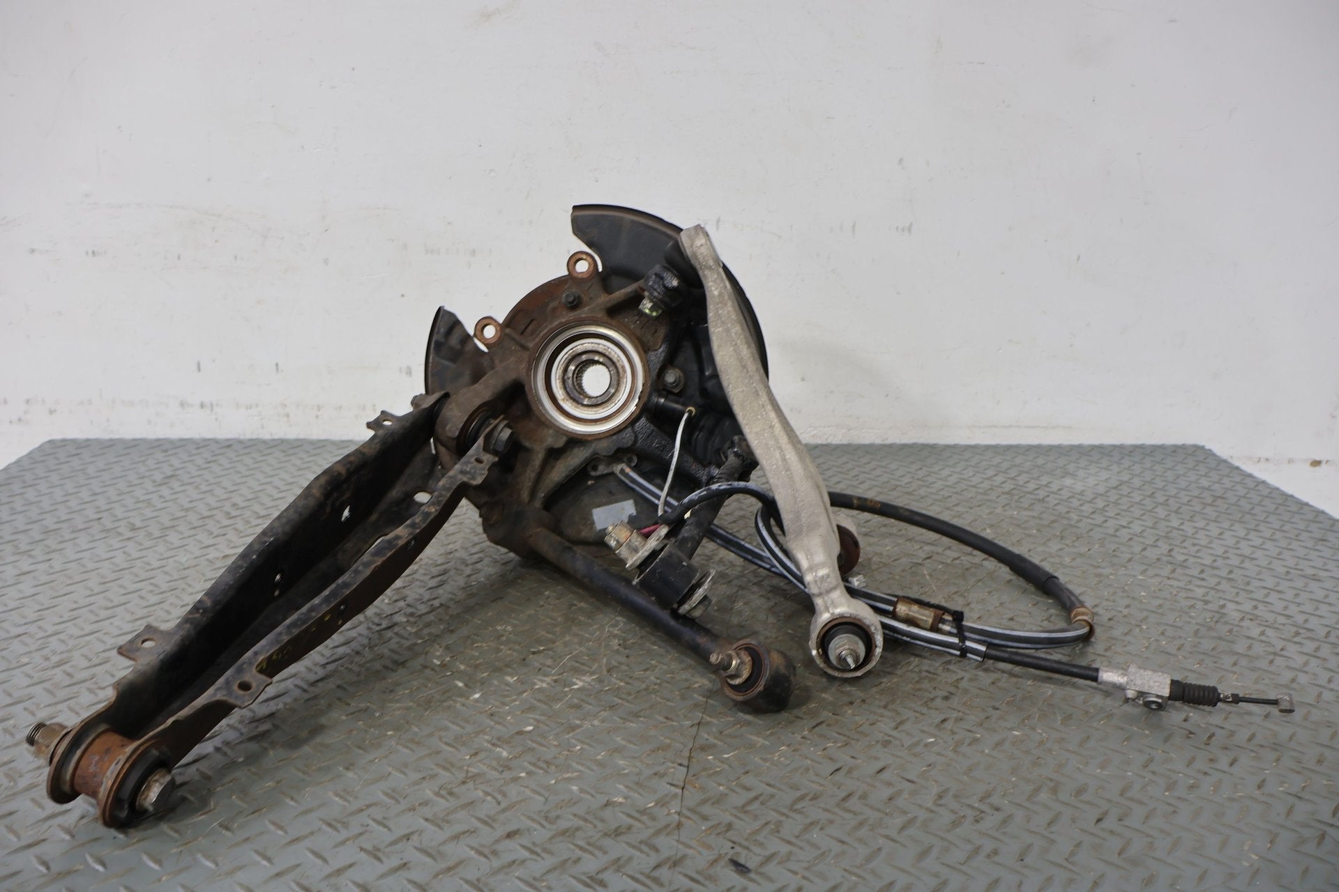 2002 Lexus LS430- Left Rear Knuckle