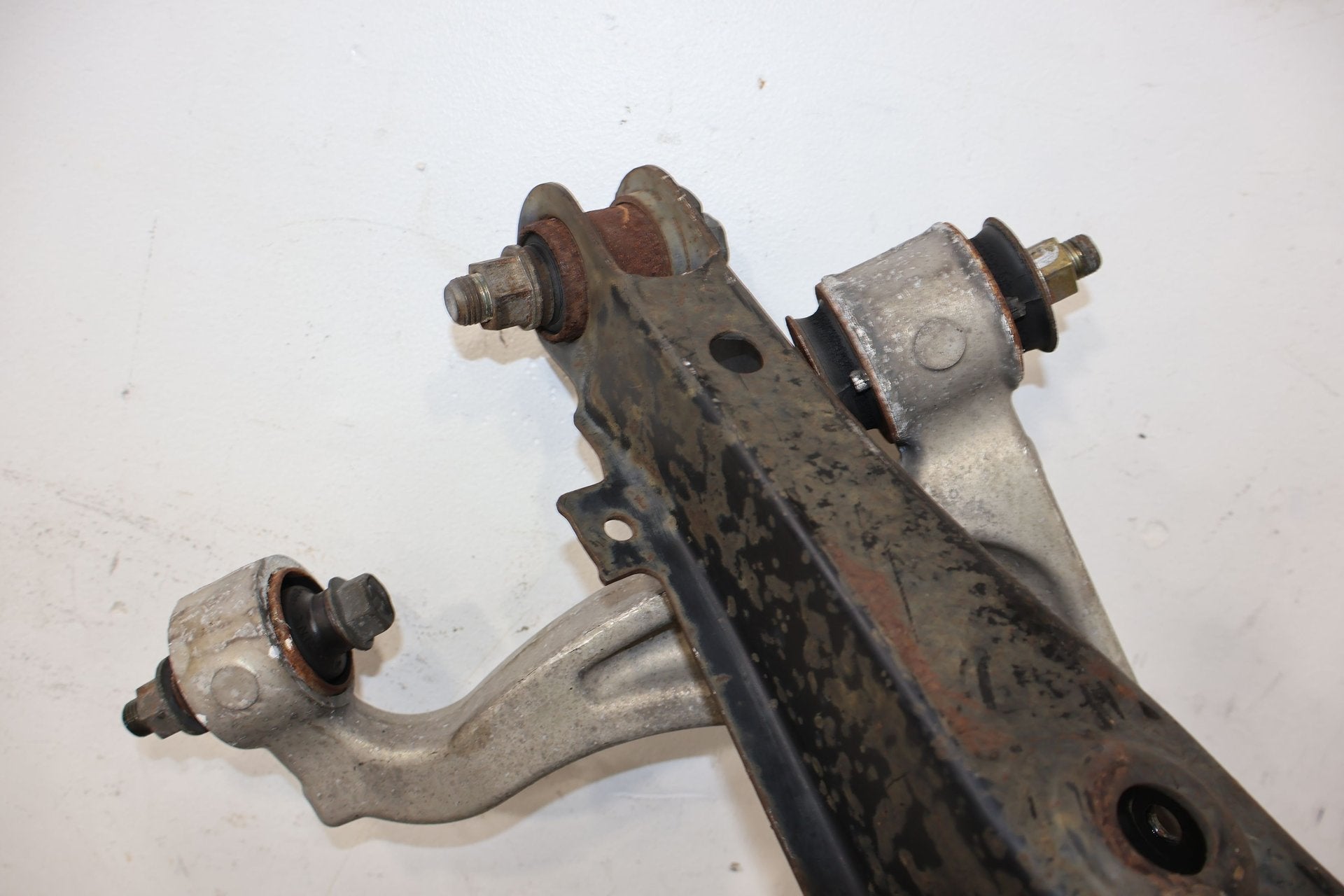 2002 Lexus LS430- Left Rear Knuckle