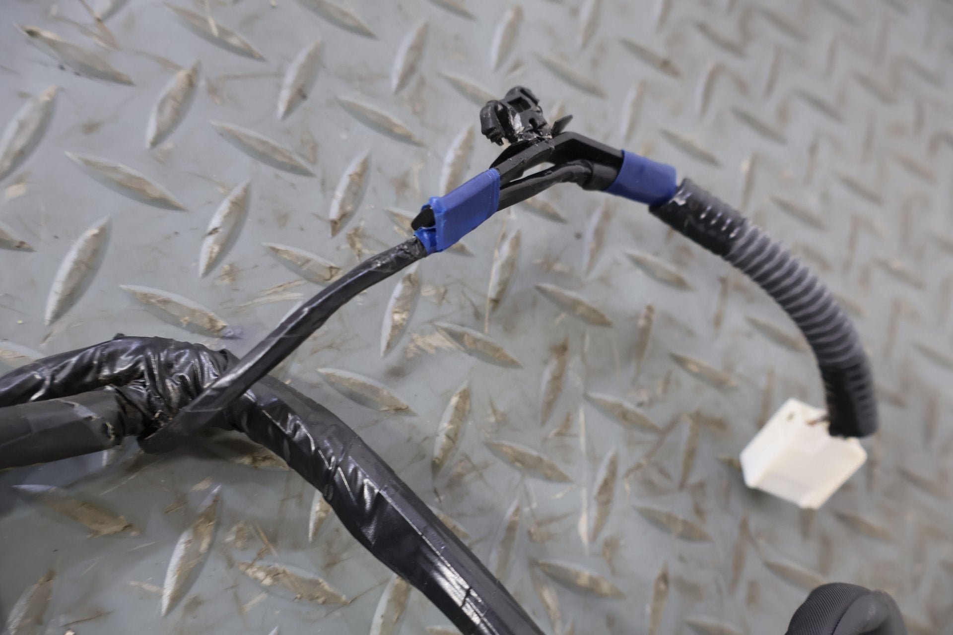 2002 Lexus SC430 Front Left LH Driver Door Wiring Harness OEM (114K Miles)