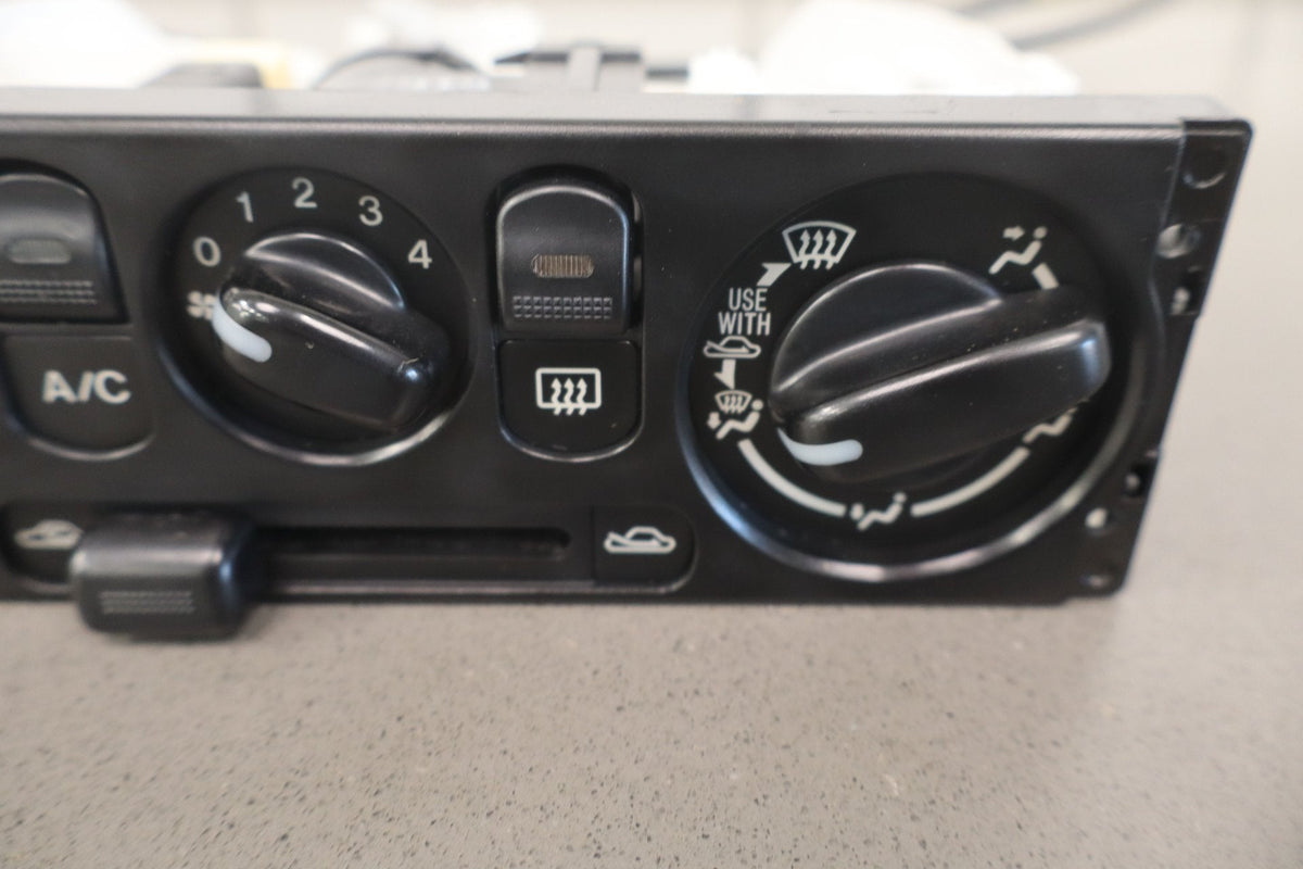 2002 Mazda MX-5 Miata Heater AC Control OEM 51111