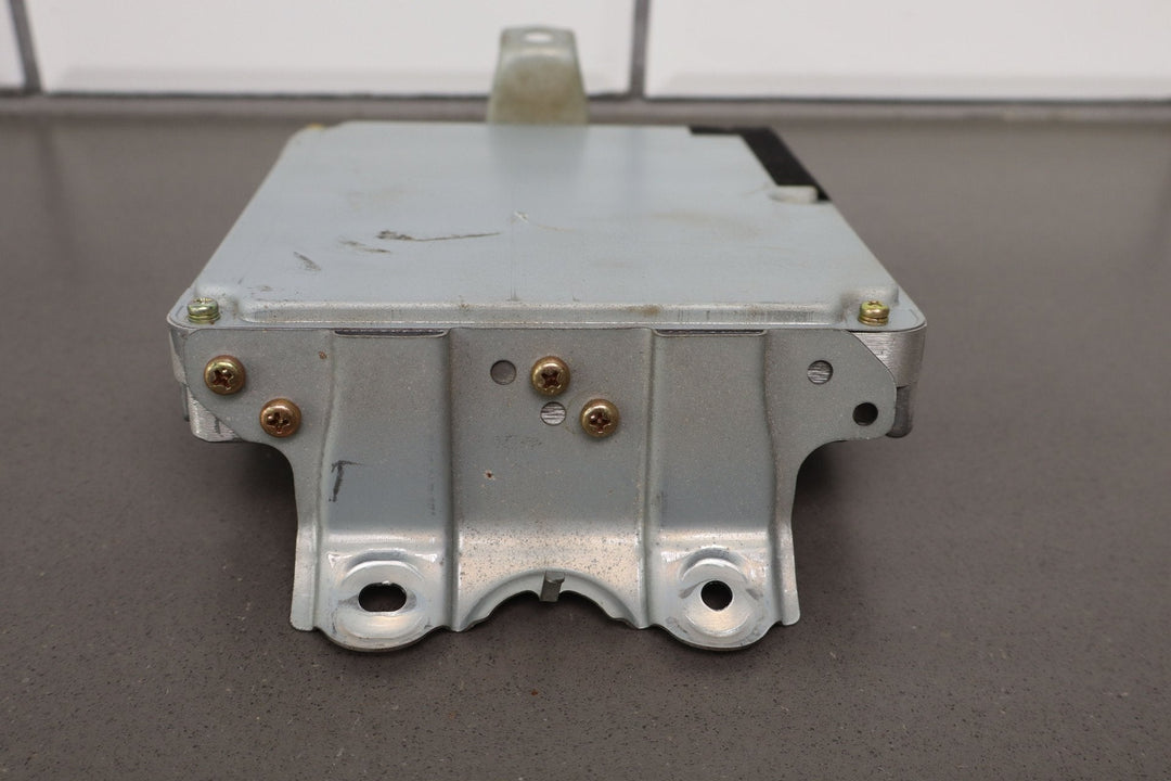 2002 Toyota Land Cruiser (4.7L DOHC V8 2UZFE) Engine Control Module ECU