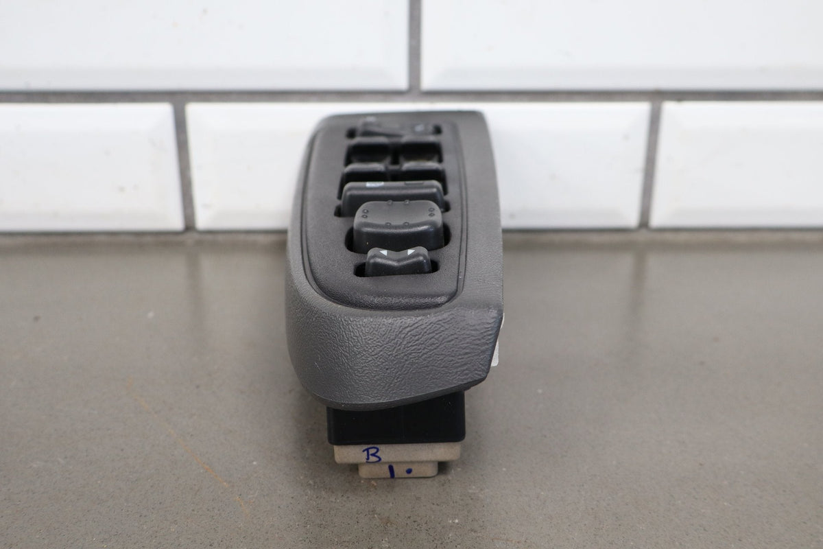 2003-07 Chevy Silverado 2500HD Crew Cab LF Window Master Switch