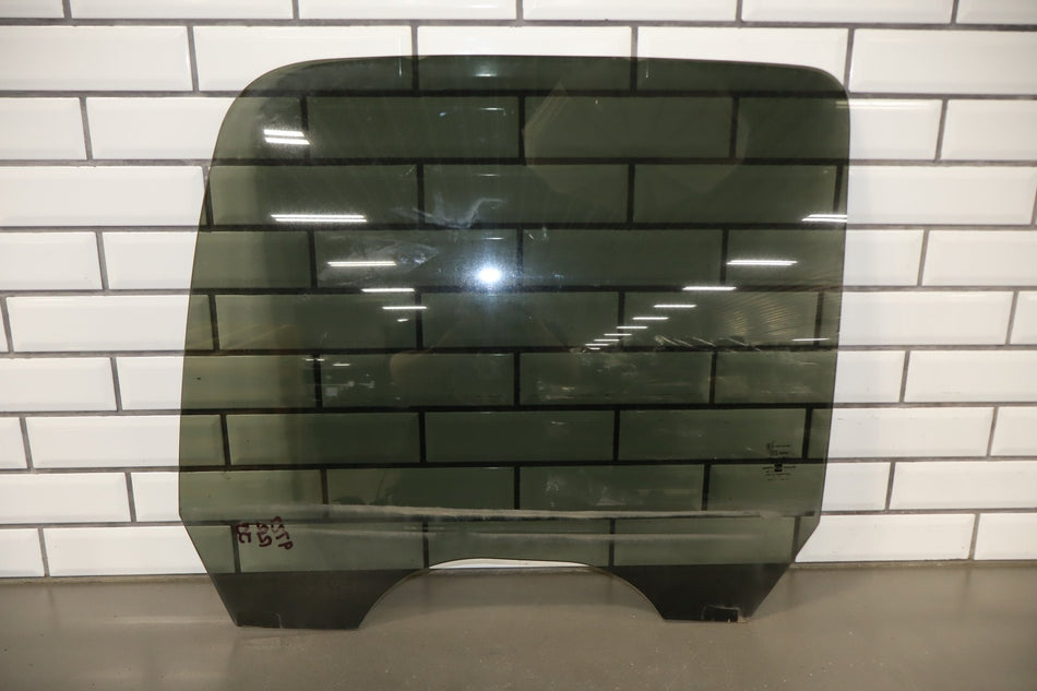 2003-07 Chevy Silverado 2500HD Crew Cab RH Rear Door Window Glass