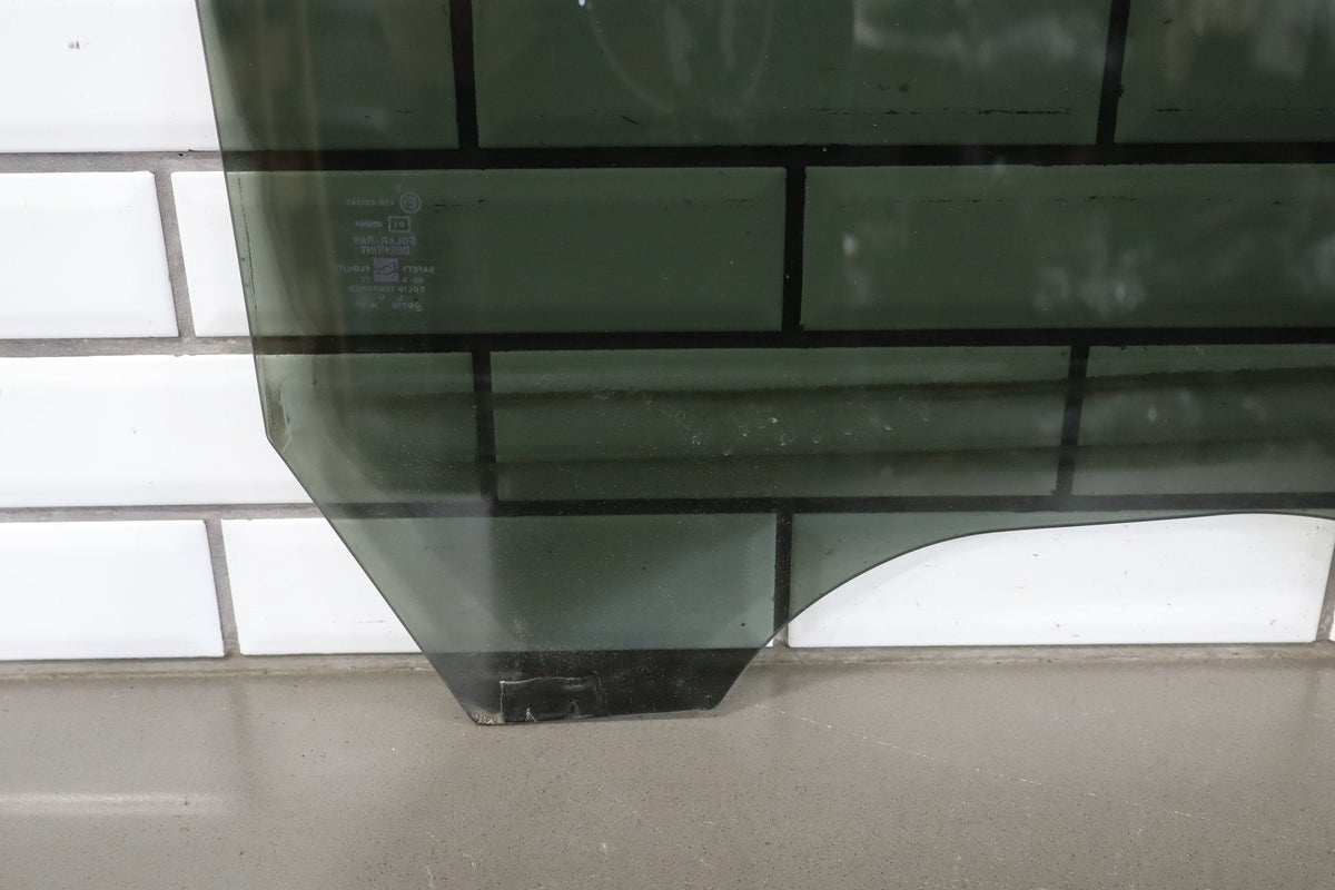 2003-07 Chevy Silverado 2500HD Crew Cab RH Rear Door Window Glass