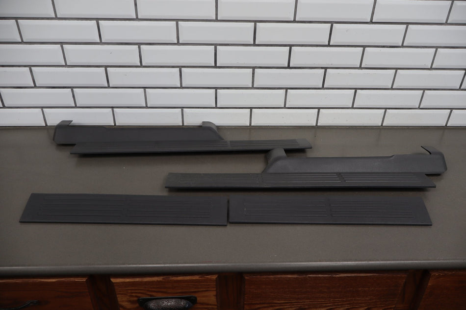 2003-07 Chevy Silverado 2500HD Crew Cab Sill Plate Set x4 Dark Pewter 69