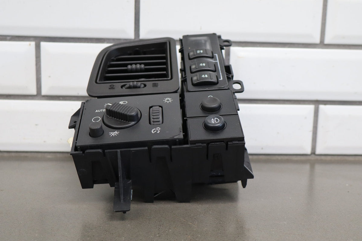 2003-07 Chevy Silverado 2500HD Headlight Switch w/4x4 Fog Buttons