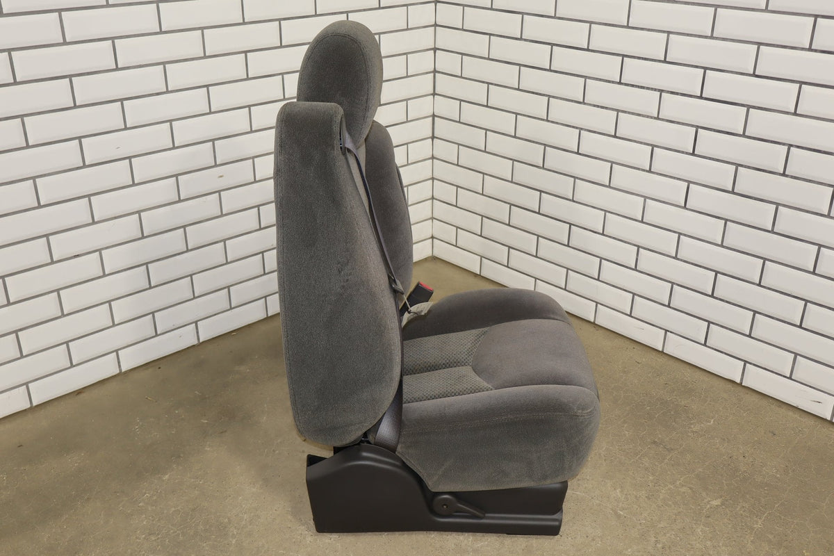 2003-07 Chevy Silverado 2500HD RH Front Cloth Seat Dark Pewter 69