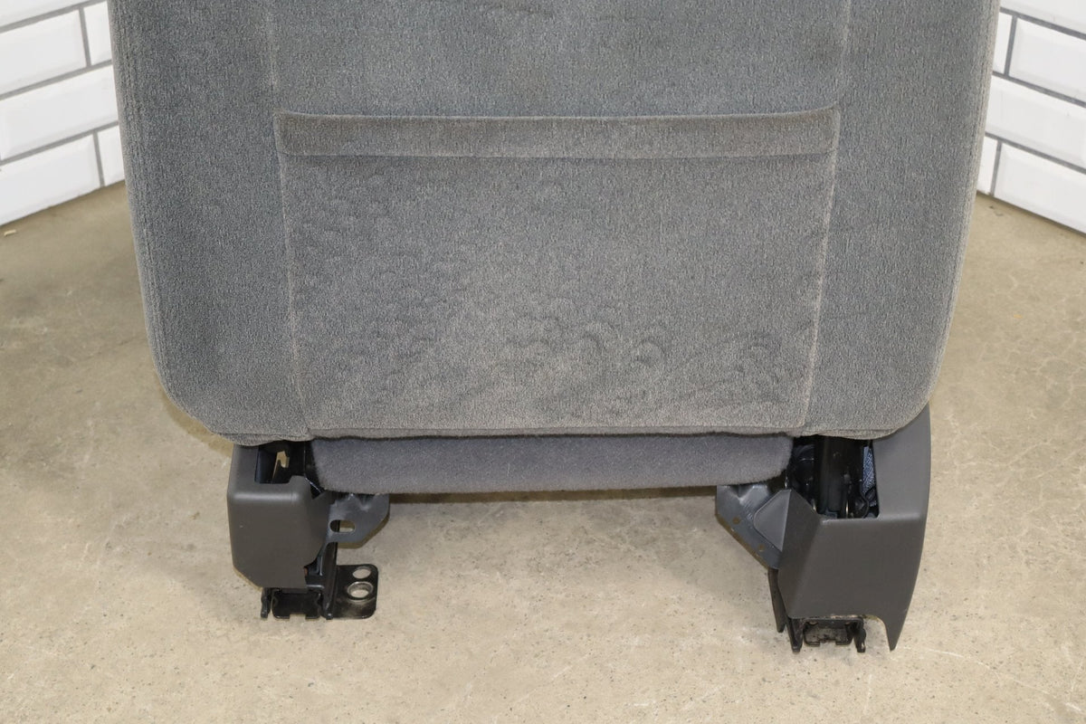2003-07 Chevy Silverado 2500HD RH Front Cloth Seat Dark Pewter 69