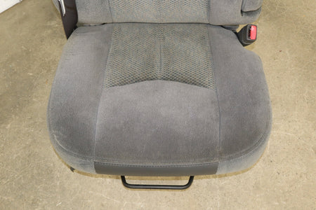 2003-07 Chevy Silverado 2500HD RH Front Cloth Seat Dark Pewter 69