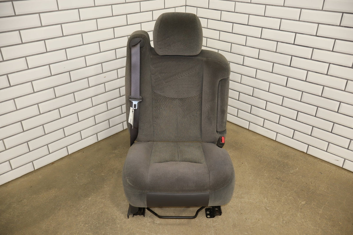 2003-07 Chevy Silverado 2500HD RH Front Cloth Seat Dark Pewter 69