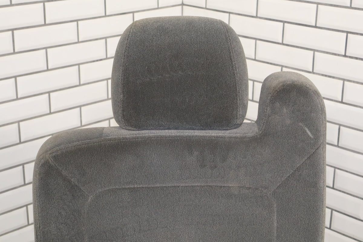 2003-07 Chevy Silverado 2500HD RH Front Cloth Seat Dark Pewter 69