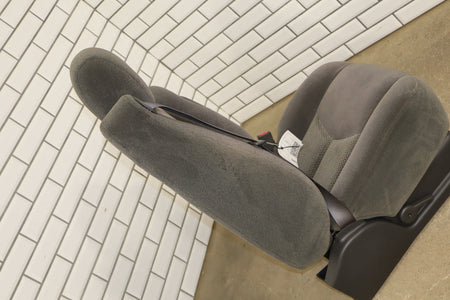 2003-07 Chevy Silverado 2500HD RH Front Cloth Seat Dark Pewter 69