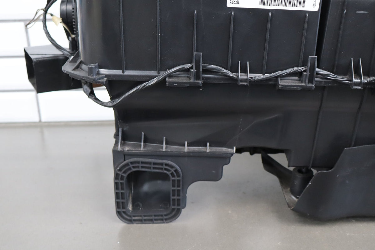 2003-07 Chevy Silverado Sierra 2500HD ATC Heater Housing Box