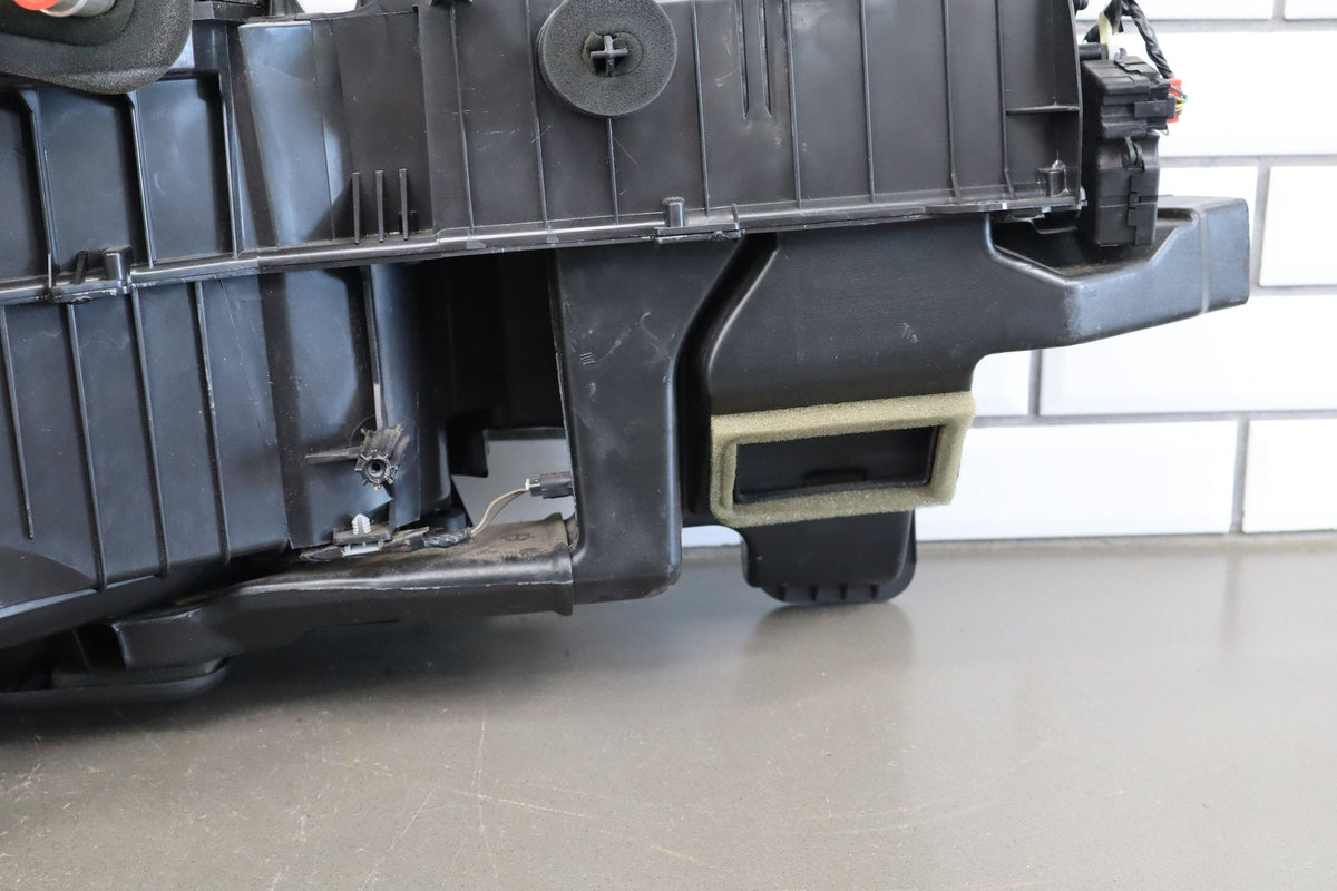2003-07 Chevy Silverado Sierra 2500HD ATC Heater Housing Box