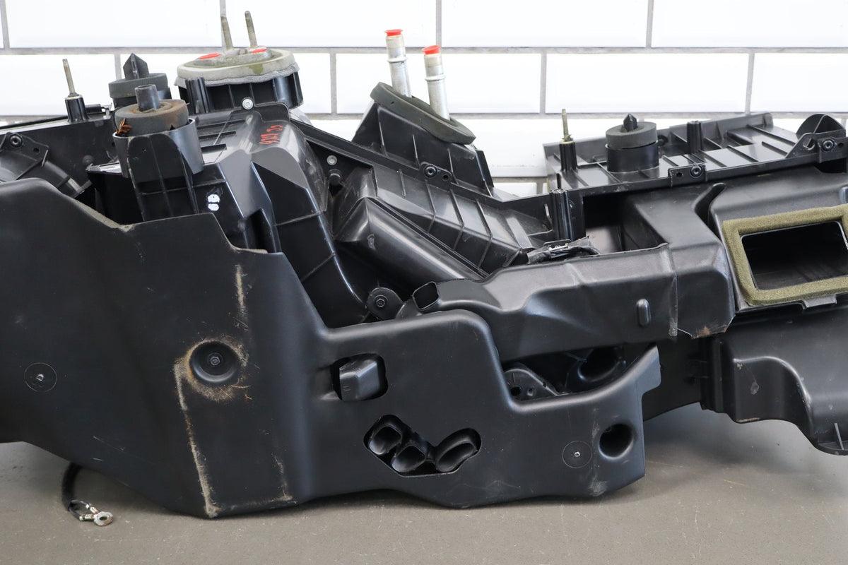 2003-07 Chevy Silverado Sierra 2500HD ATC Heater Housing Box