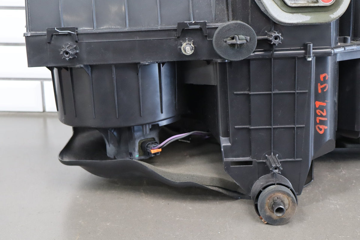 2003-07 Chevy Silverado Sierra 2500HD ATC Heater Housing Box