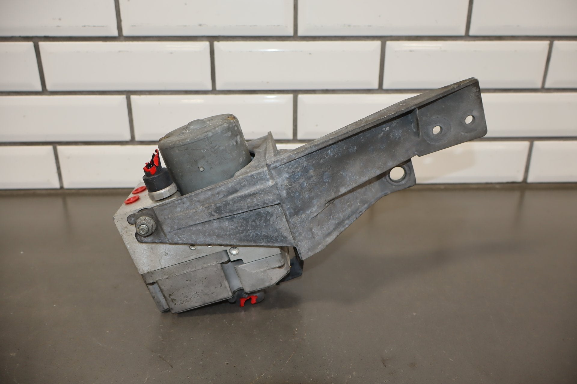 2003-2004 Chevrolet Corvette C5- ABS Brake Module 10343433