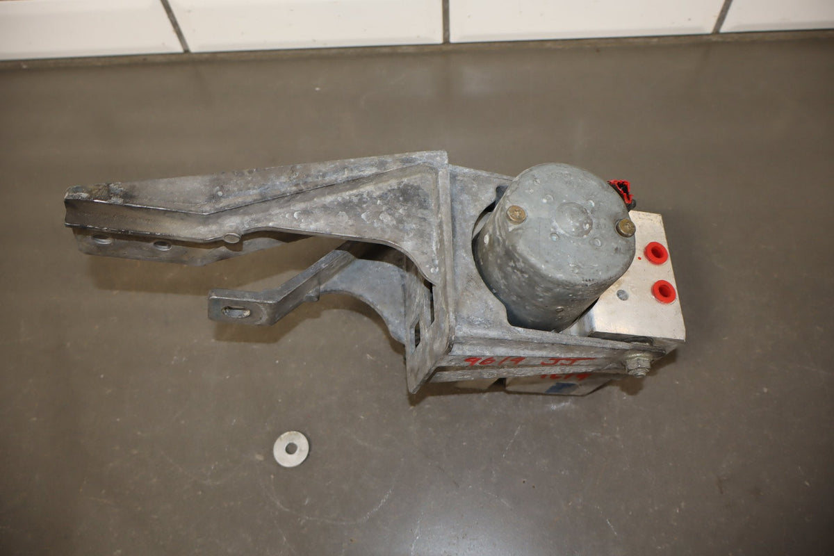 2003-2004 Chevrolet Corvette C5- ABS Brake Module 10343433